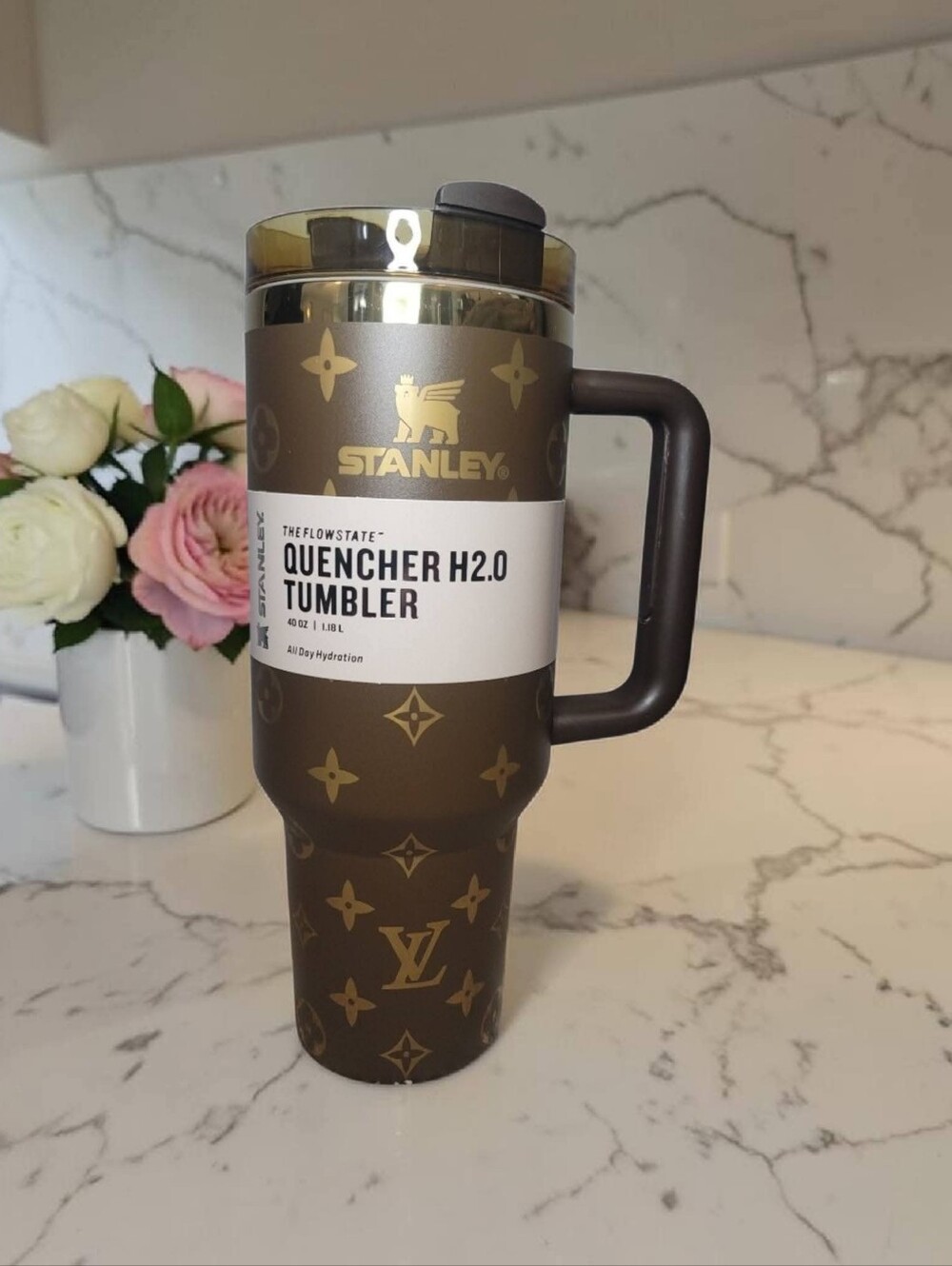Stanley Luxury LV Quencher H2.0 Tumbler - Picture 2 of 10